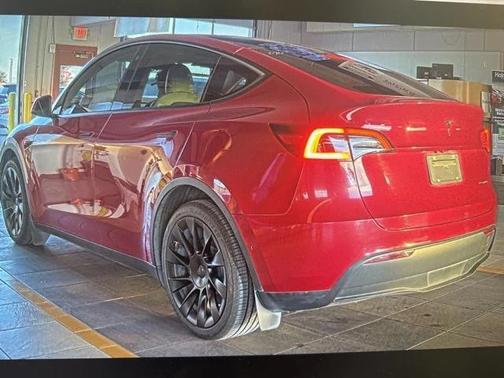 2022 Tesla Model Y Long Range Dual Motor All-Wheel Drive
