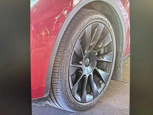 2022 Tesla Model Y Long Range Dual Motor All-Wheel Drive