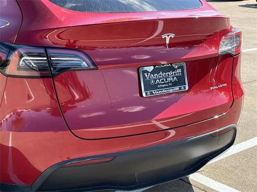 2022 Tesla Model Y Long Range Dual Motor All-Wheel Drive