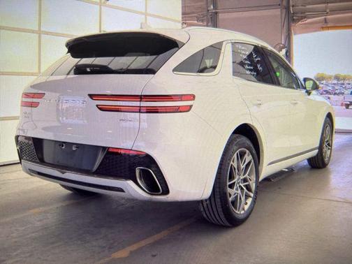 Alta White 2024 Genesis GV70 2.5T AWD