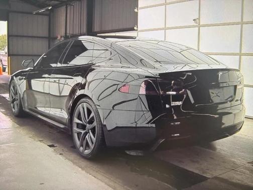 2021 Tesla Model S Plaid