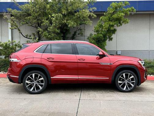Aurora Red Metallic 2025 Volkswagen Atlas Cross Sport 2.0T SEL Premium