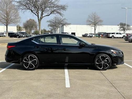 2025 Nissan Altima SR FWD