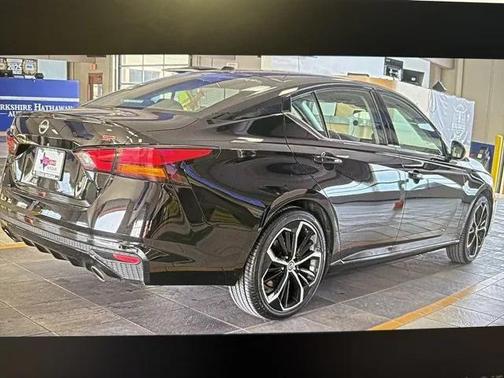 2025 Nissan Altima SR FWD