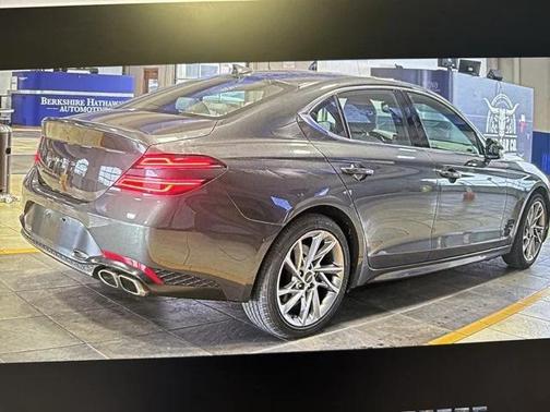 2022 Genesis G70 2.0T RWD