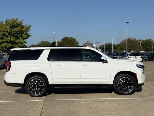 Summit White 2021 Chevrolet Suburban RST