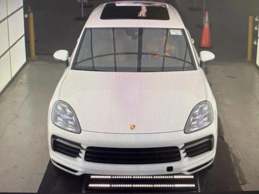 2019 Porsche Cayenne Base (Tiptronic)