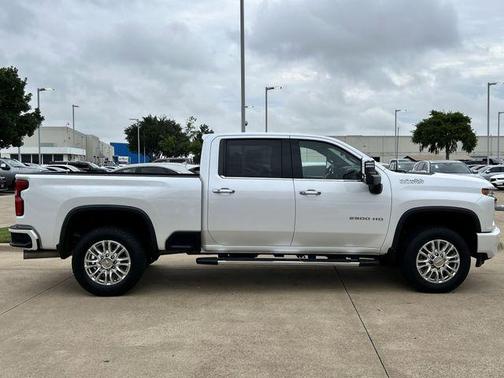 Iridescent Pearl Tricoat 2021 Chevrolet Silverado 2500 High Country