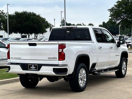 Iridescent Pearl Tricoat 2021 Chevrolet Silverado 2500 High Country