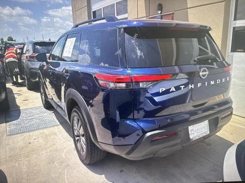 2025 Nissan Pathfinder SV FWD