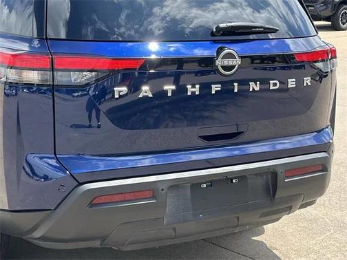 2025 Nissan Pathfinder SV FWD