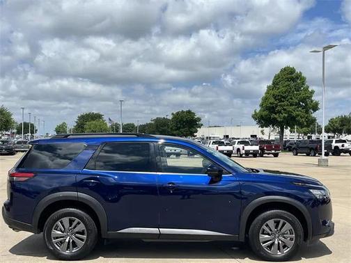 2025 Nissan Pathfinder SV FWD