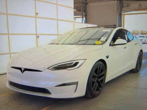 Pearl White Multi-Coat 2021 Tesla Model S Plaid