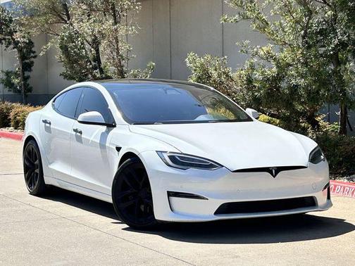 Pearl White Multi-Coat 2021 Tesla Model S Plaid