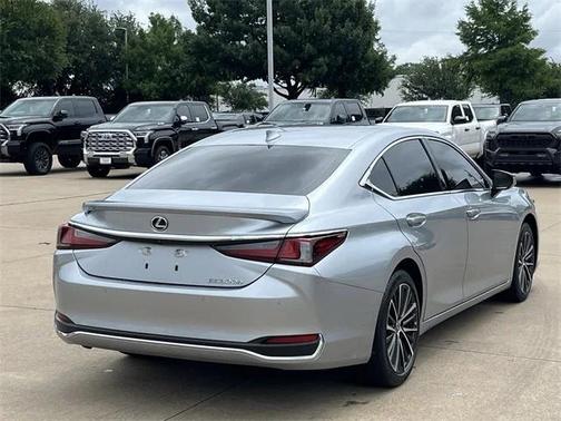 2023 Lexus ES 300h Base