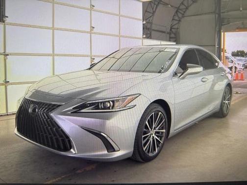 2023 Lexus ES 300h Base