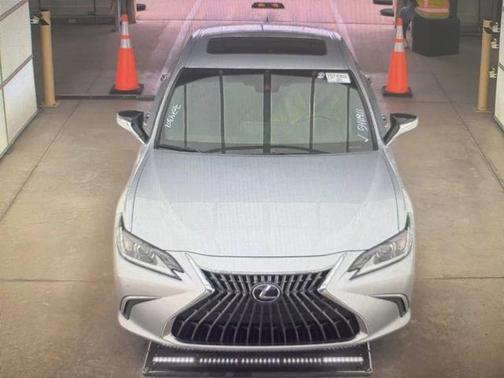2023 Lexus ES 300h Base