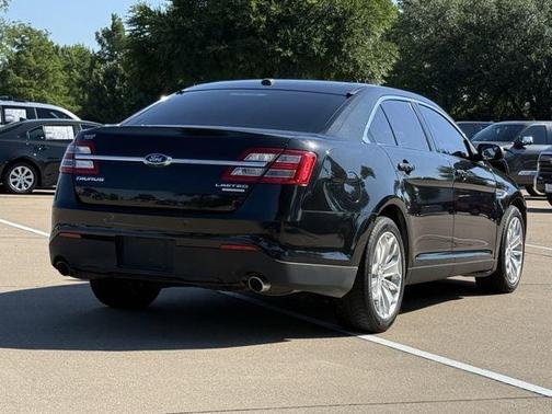 Tuxedo Black Metallic 2015 Ford Taurus Limited