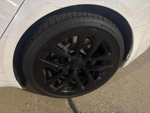 2022 Tesla Model S Base