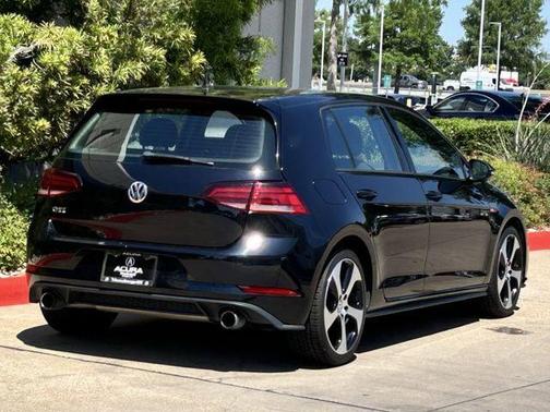 Pearl Metallic 2018 Volkswagen Golf GTI 2.0T S 4-Door