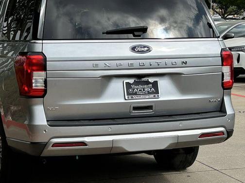 Iconic Silver Metallic 2024 Ford Expedition Max XLT