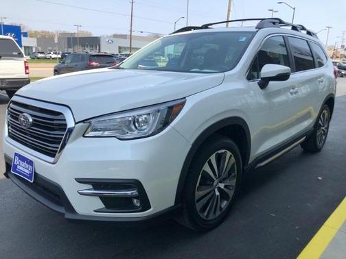 Photo 3 of 32 of 2019 Subaru Ascent Limited 7-Passenger