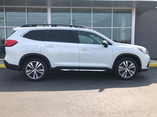 Photo 4 of 32 of 2019 Subaru Ascent Limited 7-Passenger