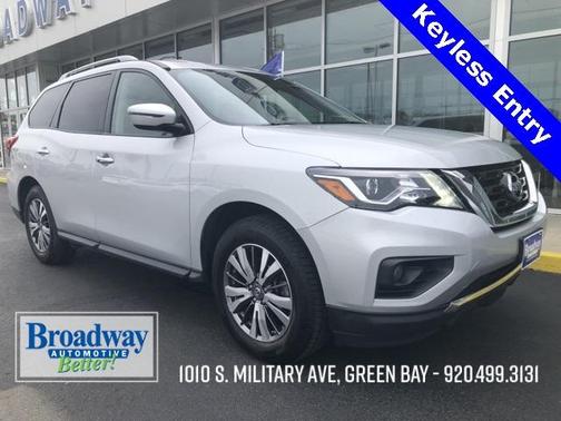 Photo 1 of 31 of 2019 Nissan Pathfinder SV