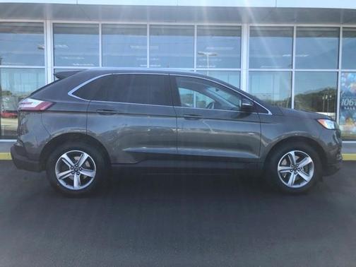Photo 4 of 32 of 2019 Ford Edge SEL