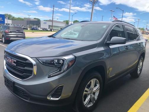 Photo 3 of 31 of 2021 GMC Terrain SLE