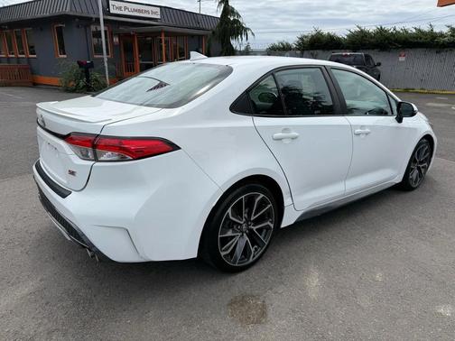 White 2020 Toyota Corolla SE
