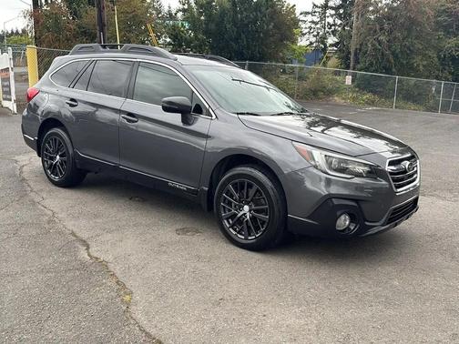 Gray 2018 Subaru Outback 2.5i Limited
