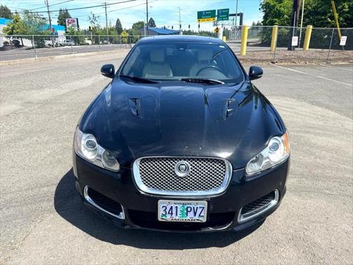 2010 Jaguar XF R