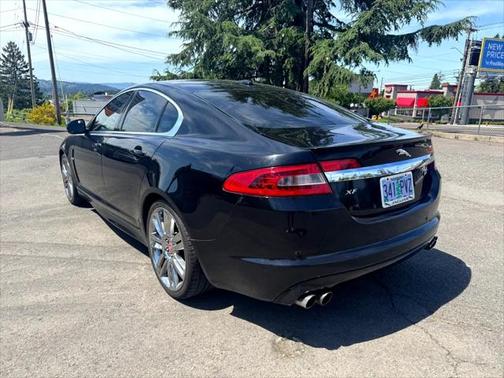 2010 Jaguar XF R