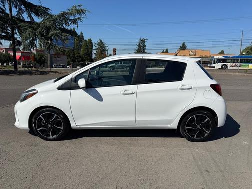 2017 Toyota Yaris LE