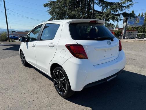 2017 Toyota Yaris LE