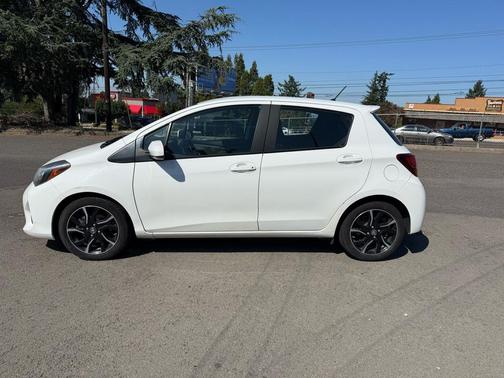 2017 Toyota Yaris LE