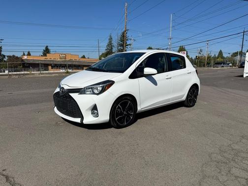 2017 Toyota Yaris LE