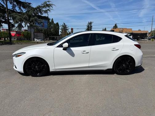 Snowflake White Pearl Mica 2017 Mazda Mazda3 Grand Touring
