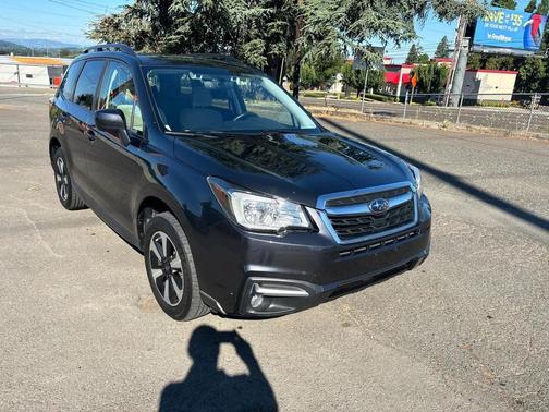 Dark Gray Metallic 2018 Subaru Forester 2.5i Premium