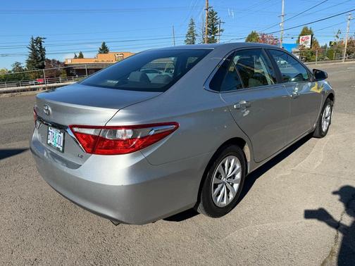 2016 Toyota Camry XLE