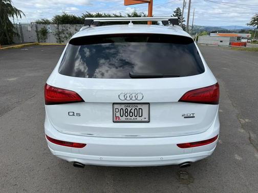 White 2016 Audi Q5 2.0T Premium Plus