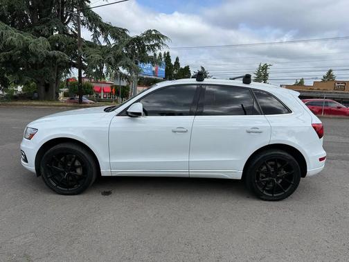White 2016 Audi Q5 2.0T Premium Plus