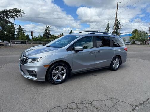 Lunar Silver Metallic 2018 Honda Odyssey EX-L