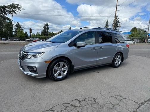 Lunar Silver Metallic 2018 Honda Odyssey EX-L