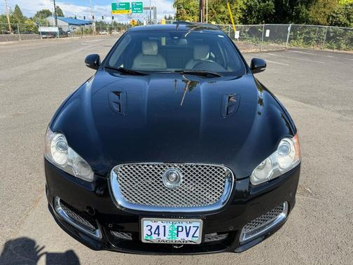 2010 Jaguar XF R