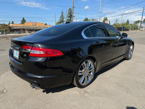 2010 Jaguar XF R