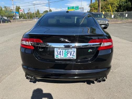 2010 Jaguar XF R