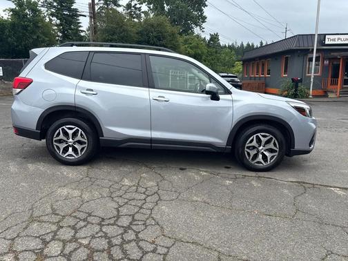 Ice Silver Metallic 2020 Subaru Forester Premium
