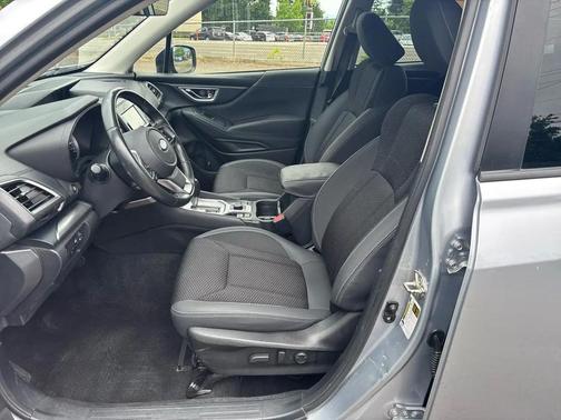 Ice Silver Metallic 2020 Subaru Forester Premium